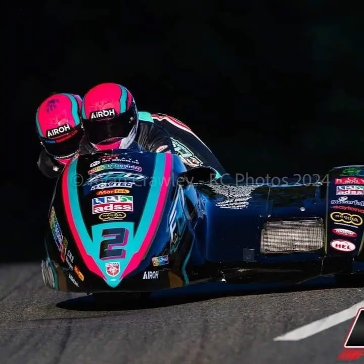 peter-founds_jevan-walmsley_on-road